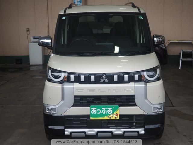 mitsubishi delica 2024 CFJ1544613 image 2