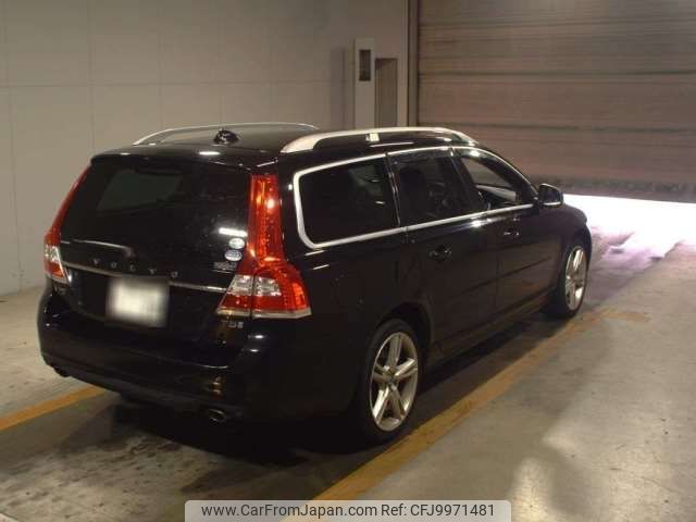 volvo v70 2016 -VOLVO 【宮崎 332ｿ 20】--Volvo V70 DBA-BB420W--YV1BW40MDG1357105---VOLVO 【宮崎 332ｿ 20】--Volvo V70 DBA-BB420W--YV1BW40MDG1357105- image 2