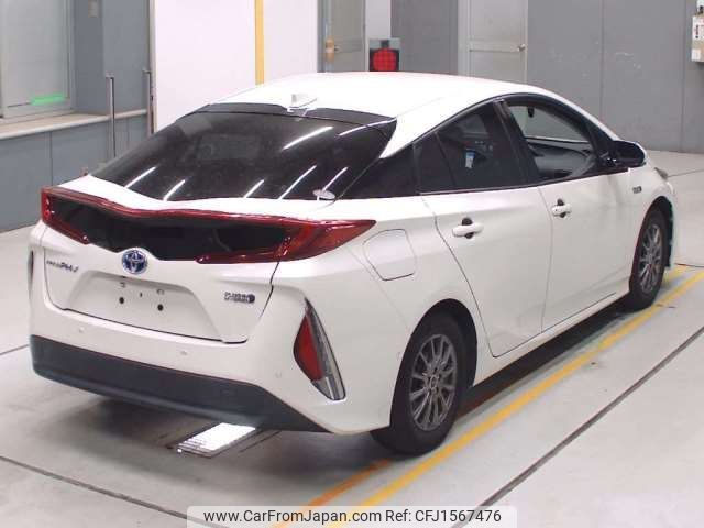 toyota prius-phv 2017 CFJ1567476 image 2