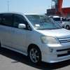 toyota noah 2005 30592 image 1