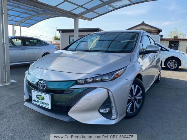 toyota prius-phv 2018 CFJ1530475 image 1