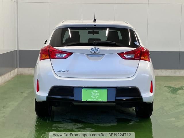 toyota auris 2014 CFJ9224712 image 2