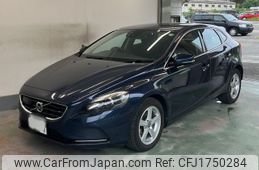 volvo v40 2013 CFJ1750284