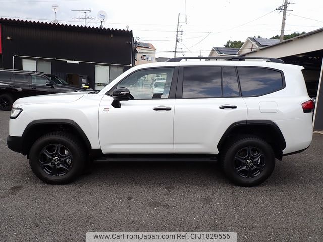 toyota land-cruiser 2023 CFJ1829556 image 2