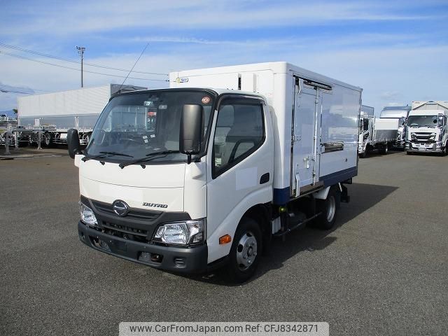 hino dutro 2017 GOO_NET_EXCHANGE_0706872A30230304W001 image 1