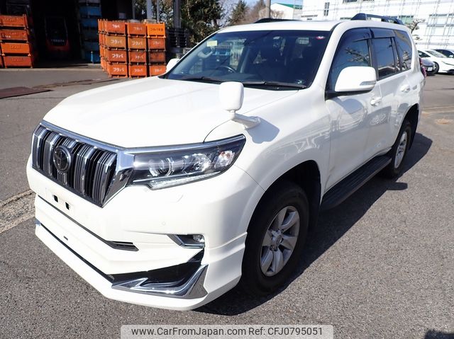 toyota land-cruiser-prado 2021 25521706 image 1