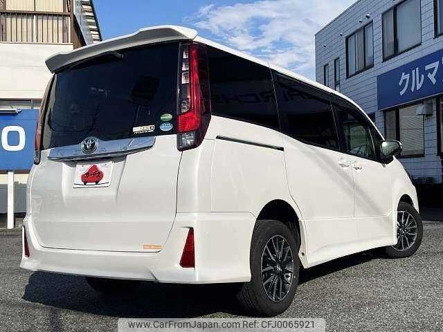 toyota noah 2015 504928-923041 image 2