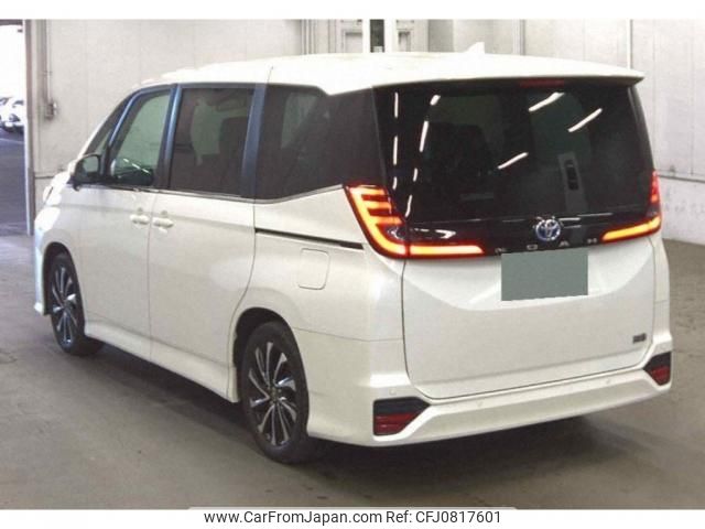 toyota noah 2023 quick_quick_6AA-ZWR90W_0076255 image 2