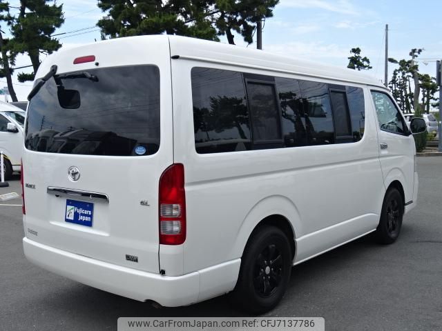 toyota-hiace-wagon-2012-35601-car_15df9fb6-46f1-49e9-bcad-ab876aa37f98
