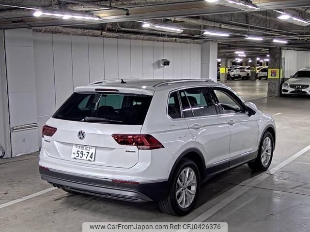 volkswagen tiguan 2018 -VOLKSWAGEN--VW Tiguan WVGZZZ5NZJW980564---VOLKSWAGEN--VW Tiguan WVGZZZ5NZJW980564- image 2