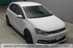 volkswagen polo 2015 -VOLKSWAGEN 【市原 500ｽ686】--VW Polo WVWZZZ6RZFU013561---VOLKSWAGEN 【市原 500ｽ686】--VW Polo WVWZZZ6RZFU013561-