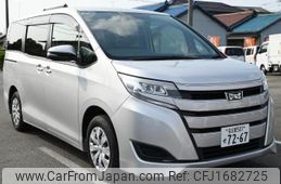 toyota noah 2017 CFJ1682725