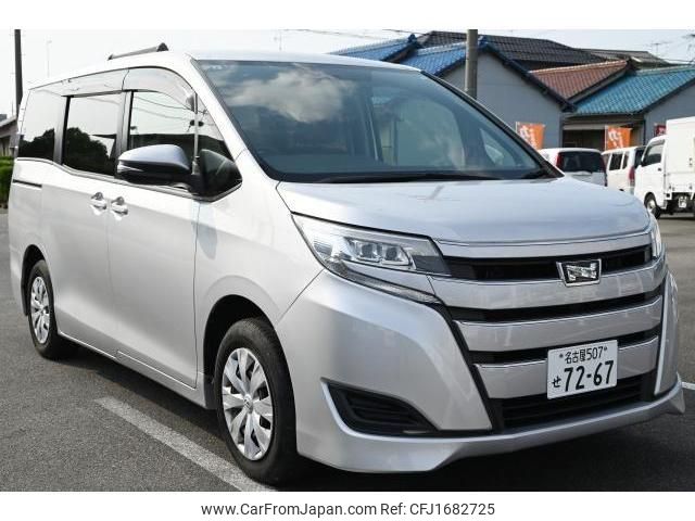 toyota noah 2017 CFJ1682725 image 1