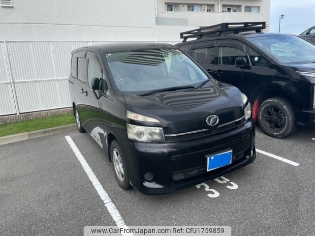toyota voxy 2012 CFJ1759859 image 2