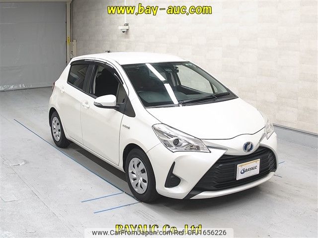 toyota vitz 2017 CFJ1656226 image 1