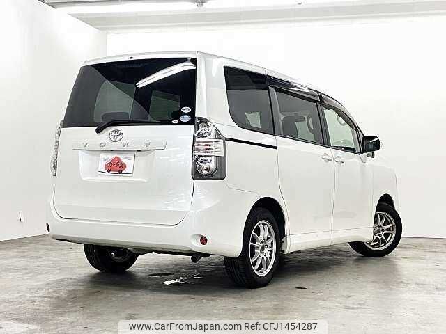toyota voxy 2009 504928-931648 image 2