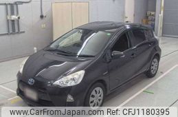 toyota aqua 2013 -TOYOTA--AQUA DAA-NHP10--NHP10-6220686---TOYOTA--AQUA DAA-NHP10--NHP10-6220686-
