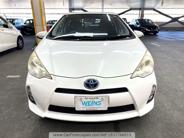 toyota aqua 2013 CFJ1766013 image 2