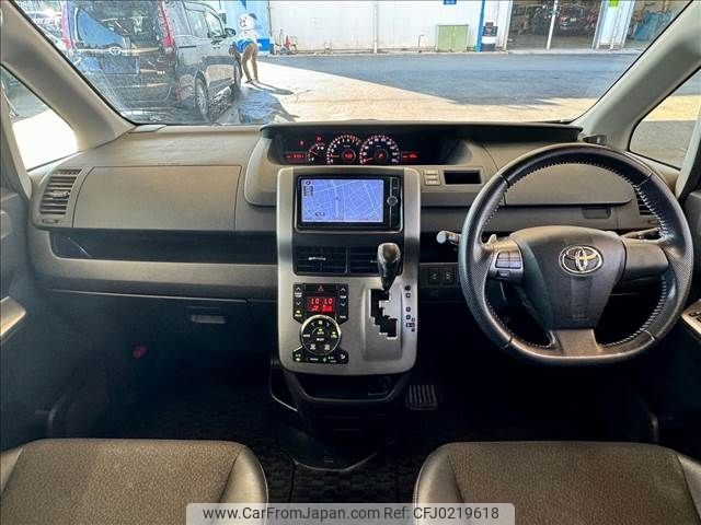 toyota voxy 2012 -TOYOTA--Voxy DBA-ZRR70W--ZRR70-0531259---TOYOTA--Voxy DBA-ZRR70W--ZRR70-0531259- image 2