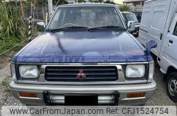 mitsubishi strada 1993 CFJ1524754