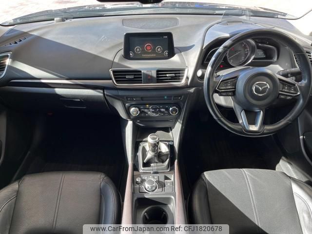 mazda axela 2017 CFJ1820678 image 2