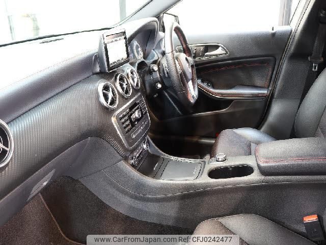 mercedes-benz a-class 2013 quick_quick_DBA-176042_WDD1760422J172058 image 2