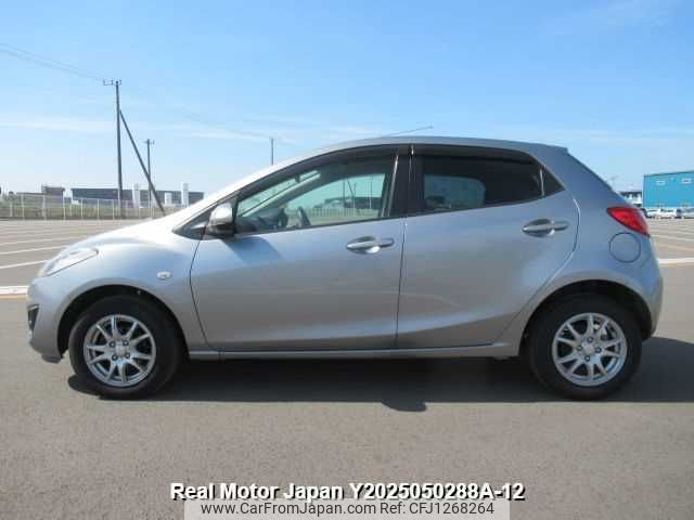 mazda demio 2012 3282185-Y2025050288A-12 image 2