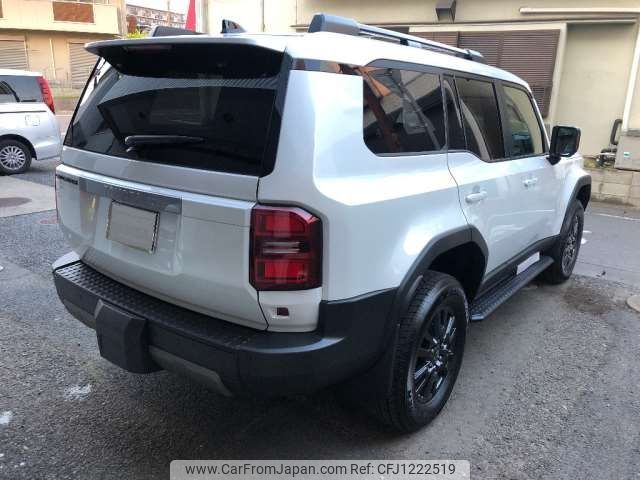 toyota land-cruiser-wagon 2024 CFJ1222519 image 2