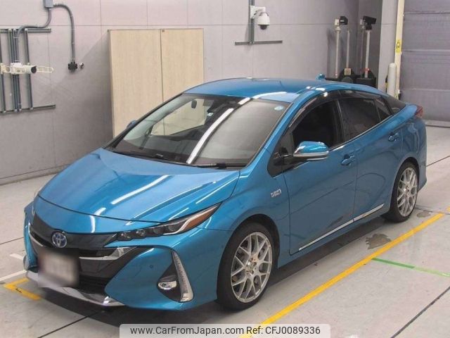 toyota prius-phv 2017 -TOYOTA--Prius PHV ZVW52-3022943---TOYOTA--Prius PHV ZVW52-3022943- image 1