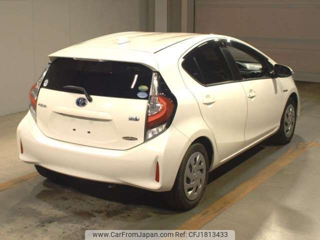 toyota aqua 2018 CFJ1813433 image 2