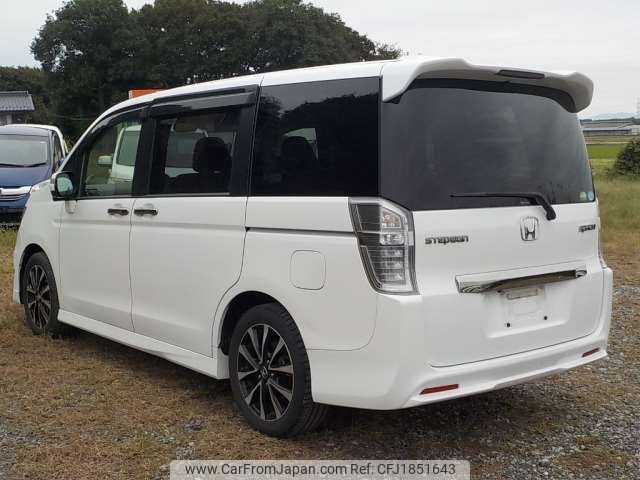 honda stepwagon 2014 CFJ1851643 image 2