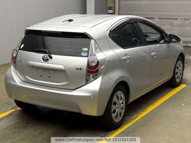 toyota aqua 2012 CFJ1541200 image 2