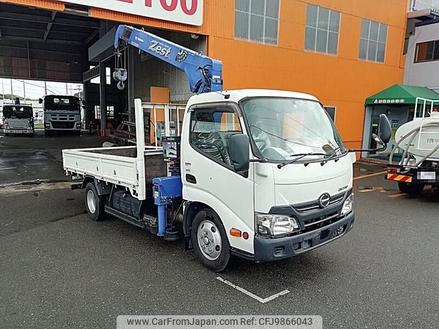 hino dutro 2018 GOO_NET_EXCHANGE_0803382A30240605W003 image 2