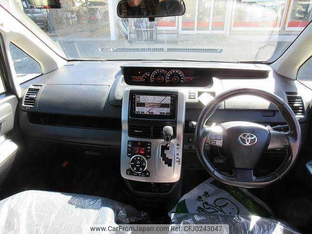 toyota voxy 2011 -TOYOTA--Voxy DBA-ZRR70W--ZRR70-0464354---TOYOTA--Voxy DBA-ZRR70W--ZRR70-0464354- image 2