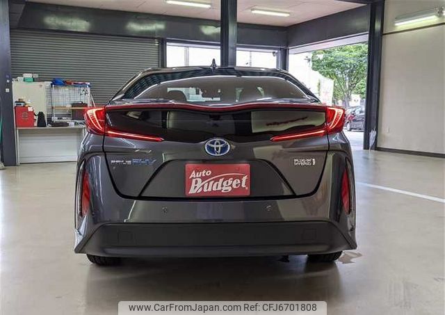 2018 Toyota Prius Phv DLA-ZVW52 2WD - Car Price $20,500