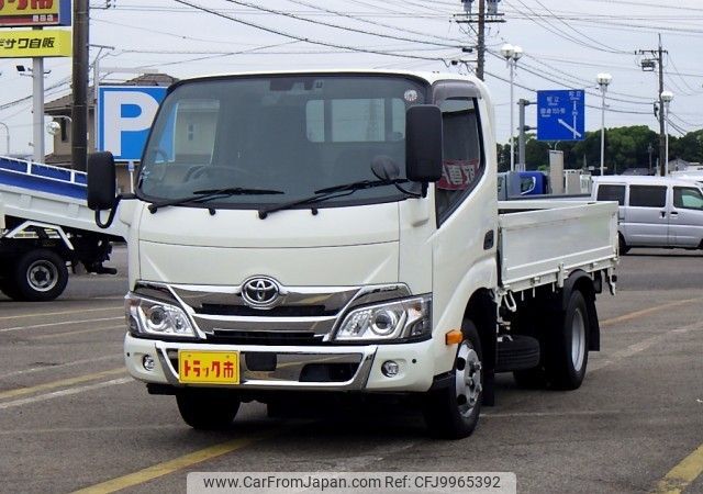 toyota dyna-truck 2022 REALMOTOR_N9024060027F-90 image 1