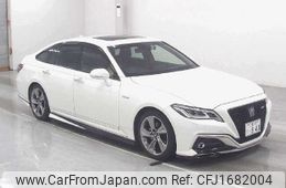 toyota crown 2019 CFJ1682004