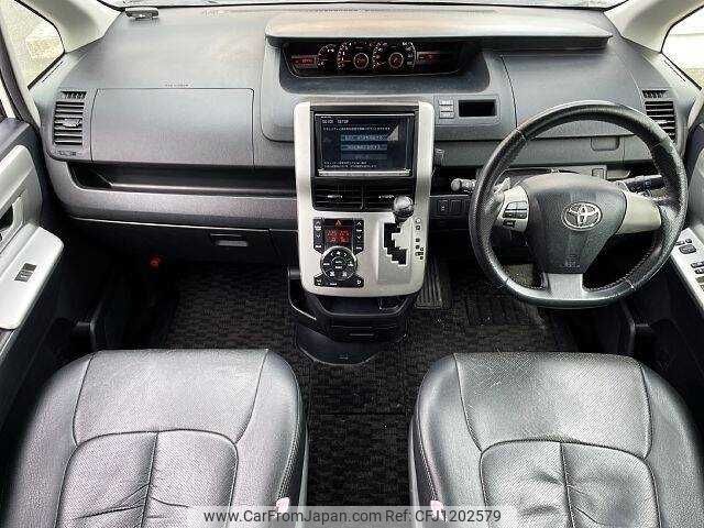 toyota noah 2010 504928-930360 image 1