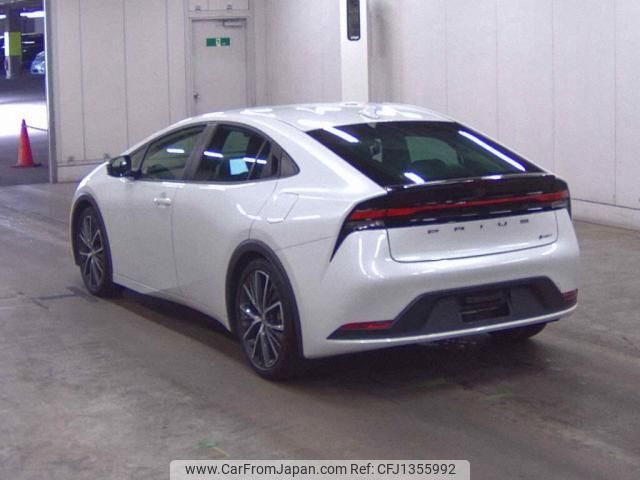 toyota prius 2023 quick_quick_6AA-MXWH60_MXWH60-4004775 image 2