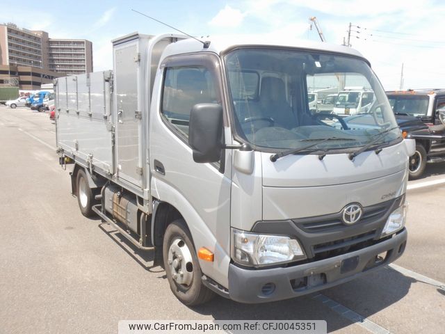 toyota dyna-truck 2017 24411323 image 1