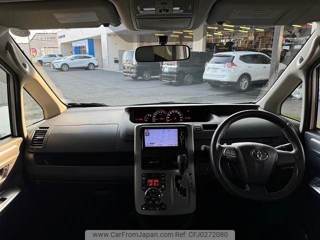 toyota voxy 2013 -TOYOTA--Voxy DBA-ZRR70W--ZRR70-0585985---TOYOTA--Voxy DBA-ZRR70W--ZRR70-0585985- image 2