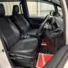 toyota noah 2018 -TOYOTA--Noah DBA-ZRR80W--0444300---TOYOTA--Noah DBA-ZRR80W--0444300- image 18