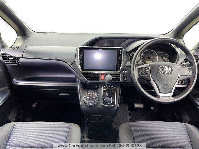 toyota voxy 2014 504928-929171 image 1