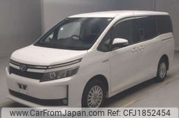 toyota voxy 2015 CFJ1852454