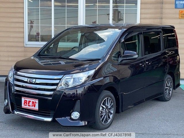 Used TOYOTA NOAH 2016/Oct ZRR800269905 in good condition for sale