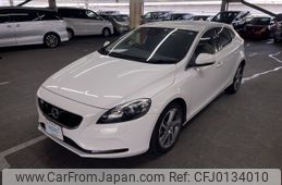 volvo v40 2015 AF-YV1MVA8RDG2311955