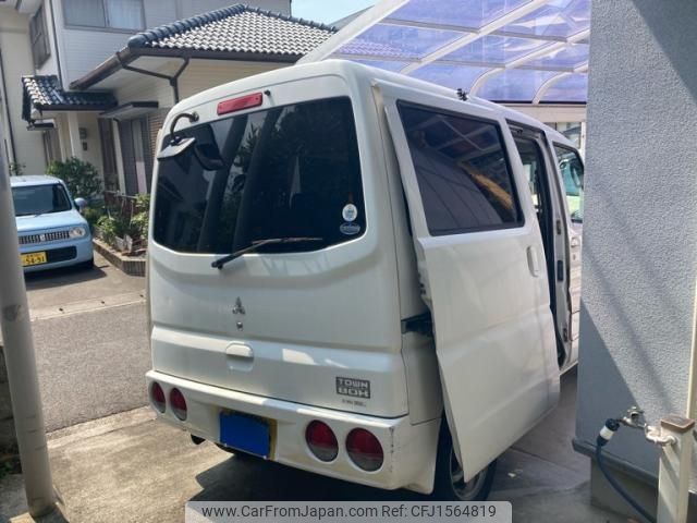 mitsubishi town-box 2011 CFJ1564819 image 2