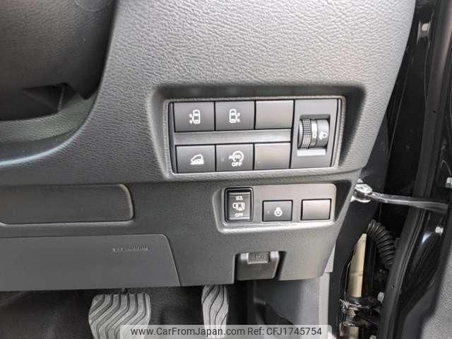 mitsubishi delica 2024 CFJ1745754 image 2