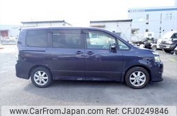 toyota voxy 2009 NIKYO_PB95407