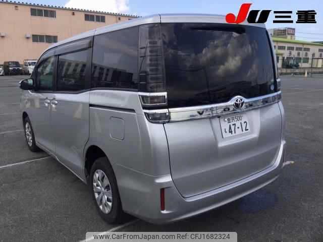 toyota voxy 2017 CFJ1682324 image 2